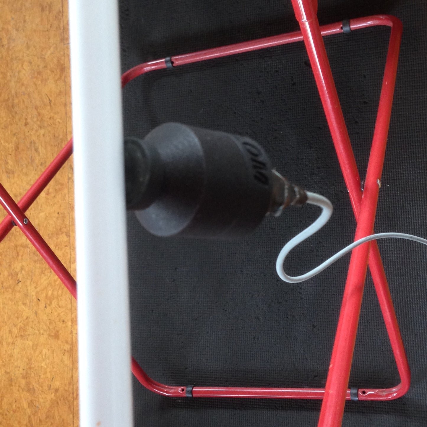 Resonant Tonal Clothes Horse